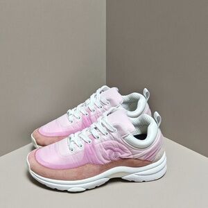 🚩steal Authentic CHANEL Pink and White Sneakers